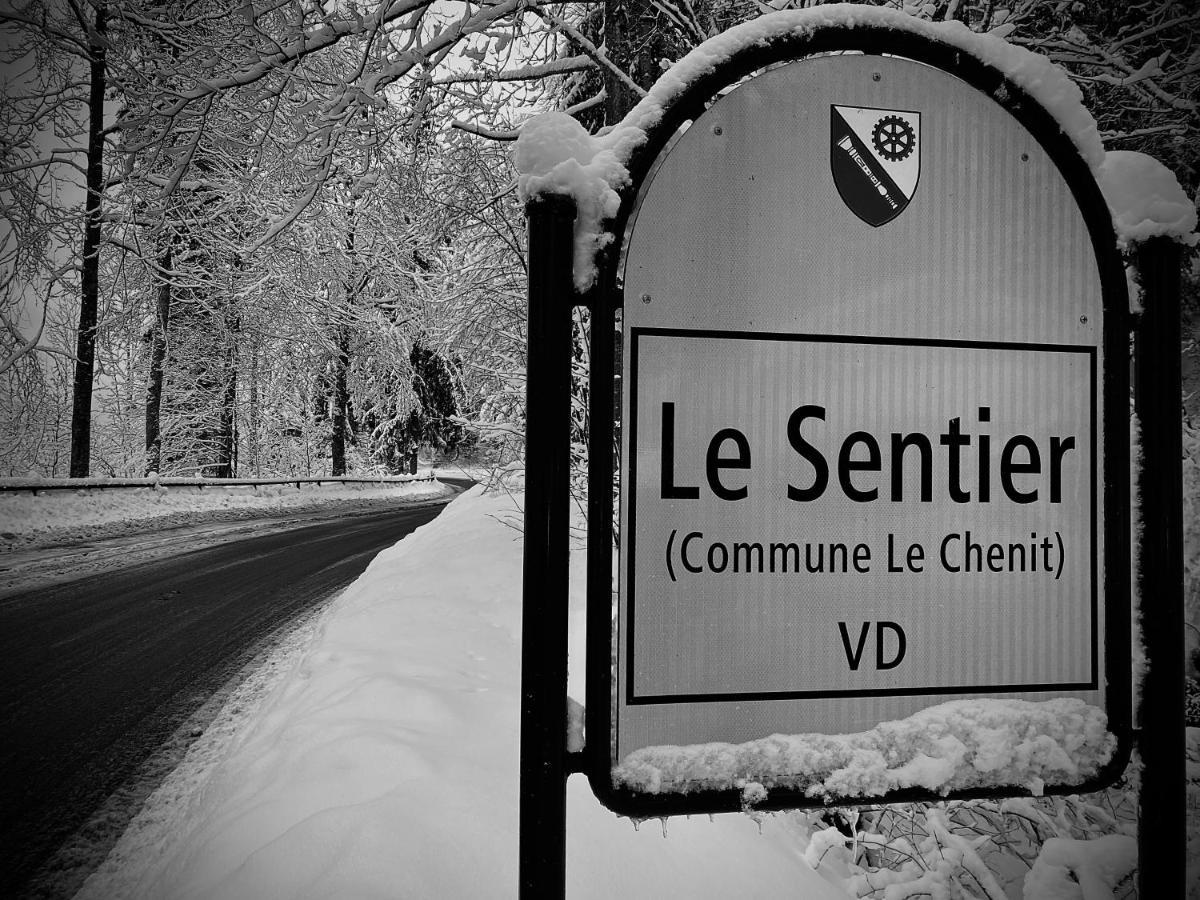 Hôtel de ville du Sentier Le Sentier Exterior foto